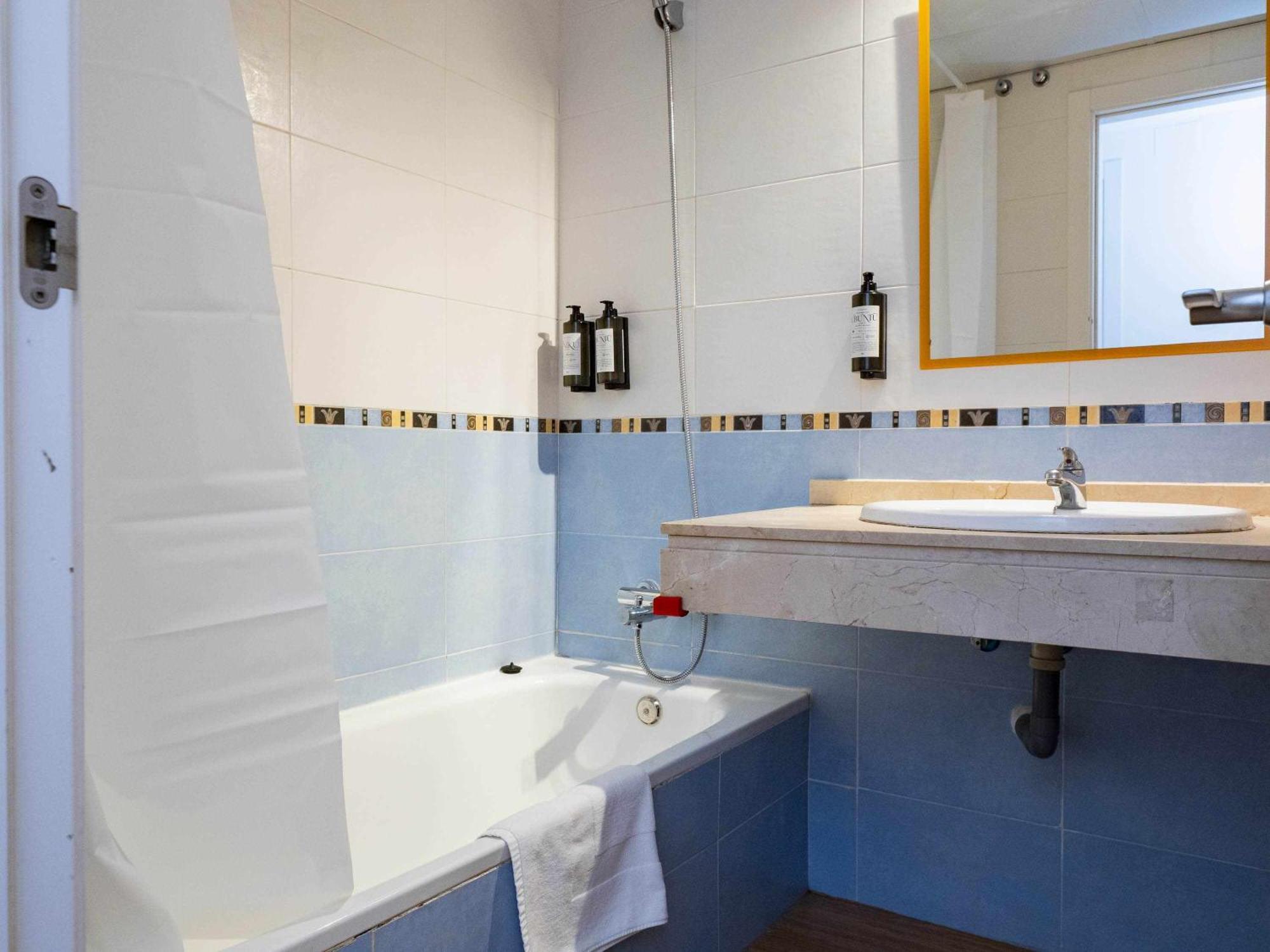 Ferienwohnung Atico Con Vistas Al Mar Piscina Y Parking Málaga Exterior foto