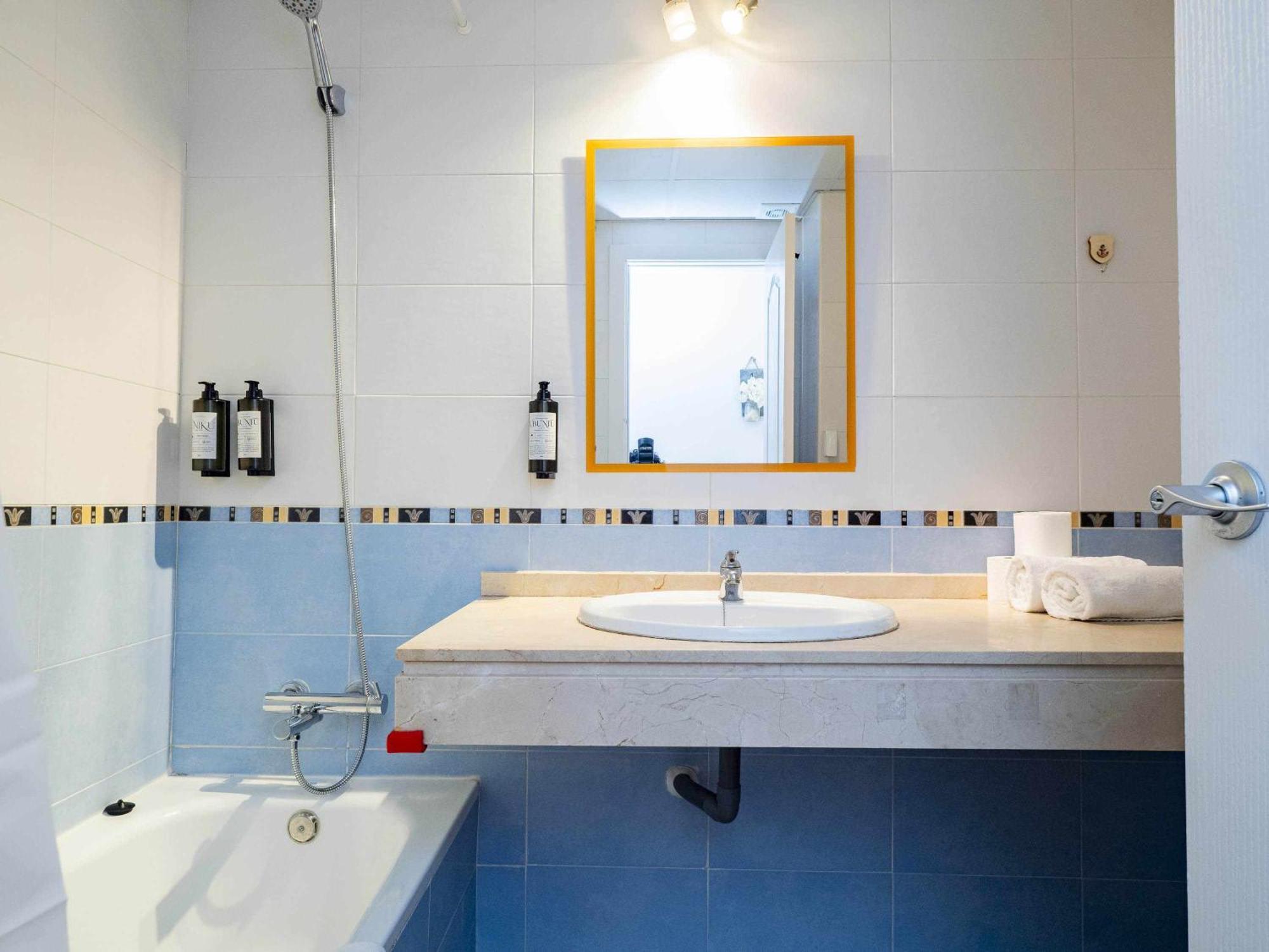 Ferienwohnung Atico Con Vistas Al Mar Piscina Y Parking Málaga Exterior foto
